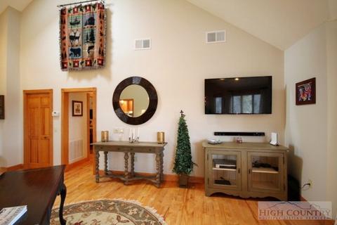 364 Algonquin Dr, Boone, NC 28607 photo 4