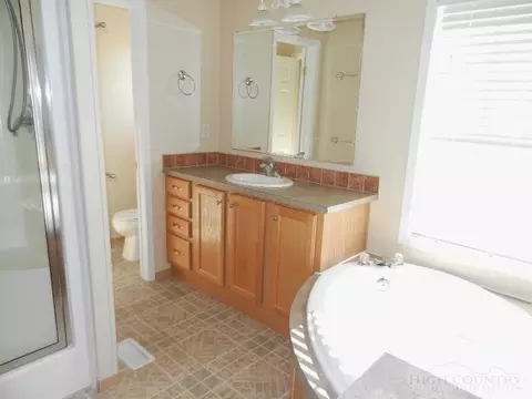 314 Bear Creek Ln, Deep Gap, NC 28618 photo 5