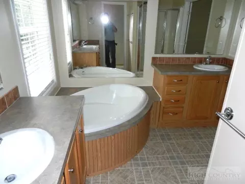 314 Bear Creek Ln, Deep Gap, NC 28618 photo 4