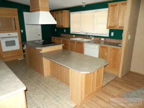 314 Bear Creek Ln, Deep Gap, NC 28618 photo 13