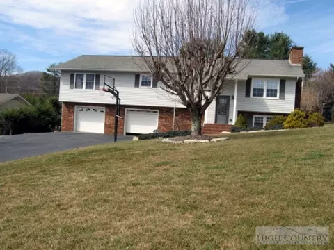 544 Cedar Ln, Boone, NC 28607 photo 1