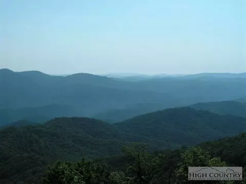478 Whippoorwill Ln, Boone, NC 28607 photo 2