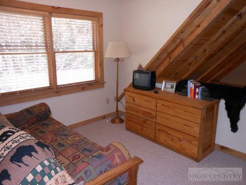 302 Hawks Lake Dr, Seven Devils, NC 28604 photo 16