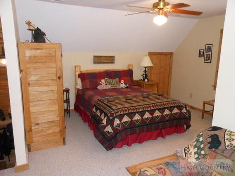 302 Hawks Lake Dr, Seven Devils, NC 28604 photo 17