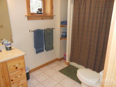 302 Hawks Lake Dr, Seven Devils, NC 28604 photo 31