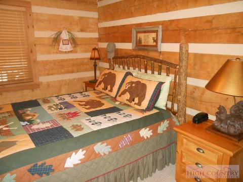 302 Hawks Lake Dr, Seven Devils, NC 28604 photo 8