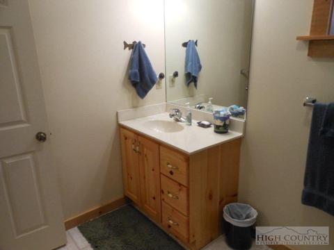 302 Hawks Lake Dr, Seven Devils, NC 28604 photo 32