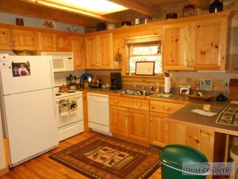 302 Hawks Lake Dr, Seven Devils, NC 28604 photo 5