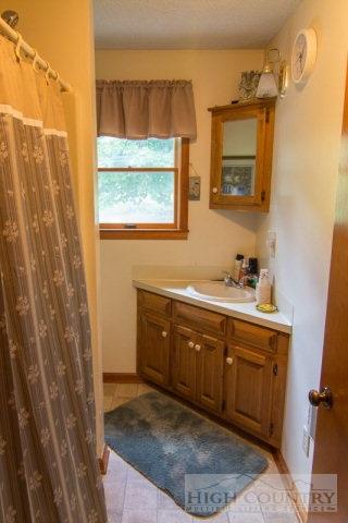 285 Bob Campbell Rd, Vilas, NC 28692 photo 9