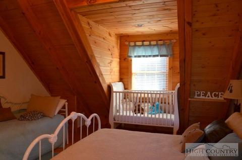 582 Timberlakes Dr, Todd, NC 28684 photo 9