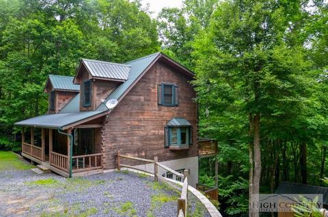 582 Timberlakes Dr, Todd, NC 28684 photo 2