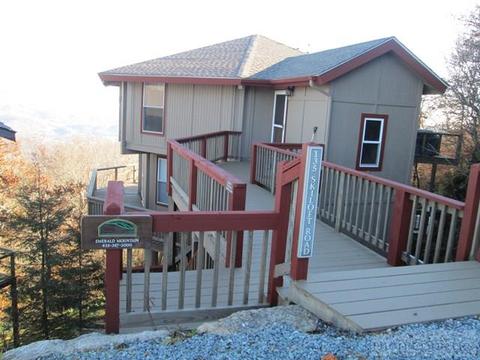 135 Ski Loft Rd, Beech Mountain, NC 28604 photo 2