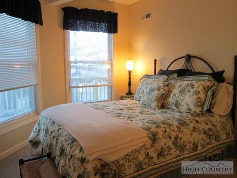 135 Ski Loft Rd, Beech Mountain, NC 28604 photo 4