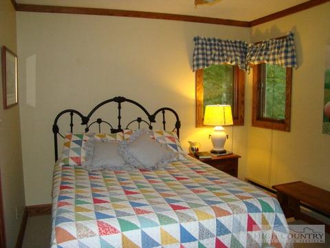 325 Owl Rest Ln, Deep Gap, NC 28618 photo 11