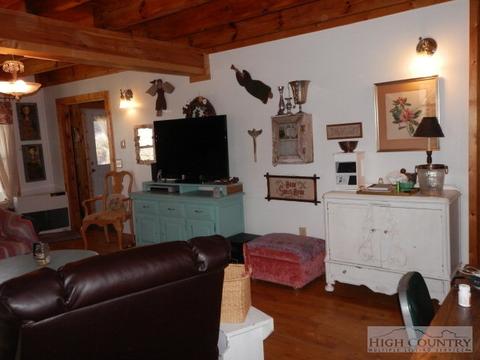 344 Henry Winebarger, Boone, NC 28607 photo 3