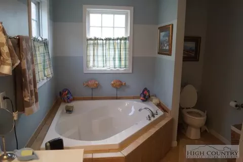 172 High Knolls Ln, Deep Gap, NC 28618 photo 7