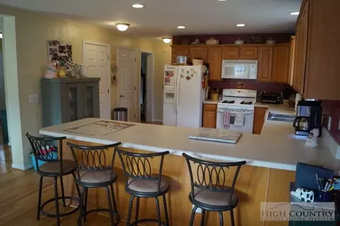 172 High Knolls Ln, Deep Gap, NC 28618 photo 17