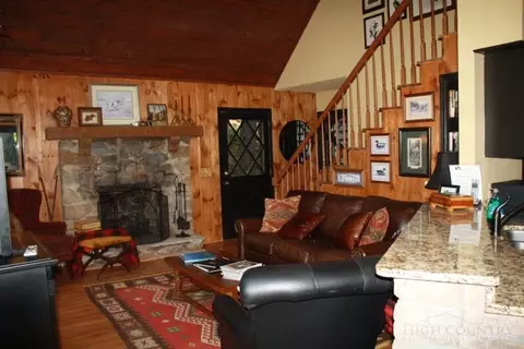419 Saddle Ln, Deep Gap, NC 28618 photo 4