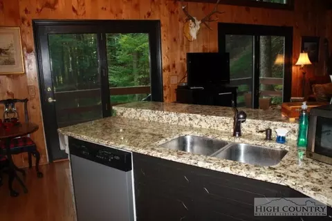419 Saddle Ln, Deep Gap, NC 28618 photo 15