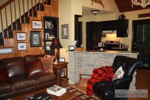 419 Saddle Ln, Deep Gap, NC 28618 photo 10