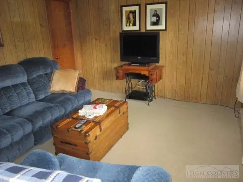 740 Flat Rock Rd, Crumpler, NC 28617 photo 10