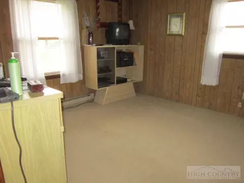 740 Flat Rock Rd, Crumpler, NC 28617 photo 4