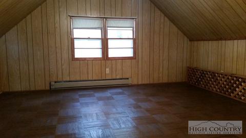 1013 Wildcat Rd, Deep Gap, NC 28618 photo 3