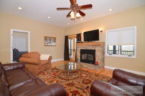 190 Regency Ln, Boone, NC 28607 photo 5