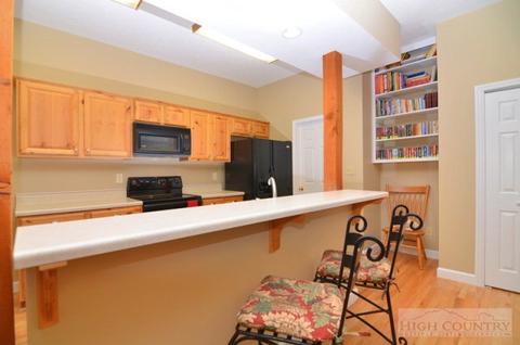 190 Regency Ln, Boone, NC 28607 photo 8