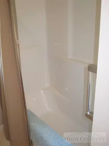 247 Stone Mountain Rd, Vilas, NC 28692 photo 3