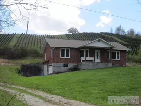 247 Stone Mountain Rd, Vilas, NC 28692 photo 2