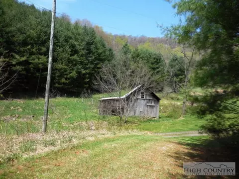 1336 Big Windfall Rd, Lansing, NC 28643 photo 4