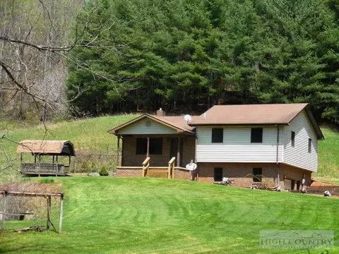 1336 Big Windfall Rd, Lansing, NC 28643 photo 2