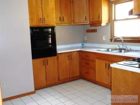 1336 Big Windfall Rd, Lansing, NC 28643 photo 15