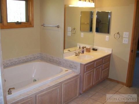 970 Algonquin Dr, Boone, NC 28607 photo 19