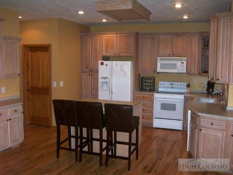 970 Algonquin Dr, Boone, NC 28607 photo 5