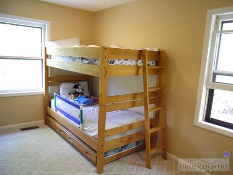 310 Lynn Hl, Boone, NC 28607 photo 4