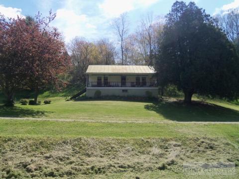 3252 Willie Brown Rd, Crumpler, NC 28617 photo 2