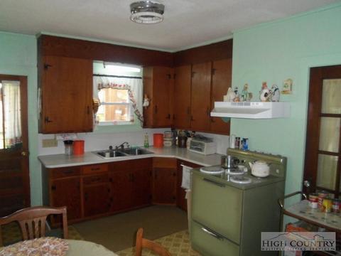 3252 Willie Brown Rd, Crumpler, NC 28617 photo 14