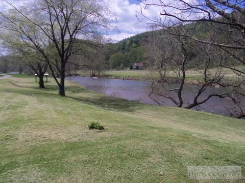 3252 Willie Brown Rd, Crumpler, NC 28617 photo 6