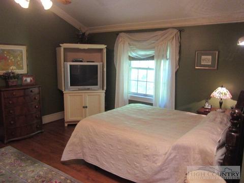 388 Cherry Dr, Boone, NC 28607 photo 6