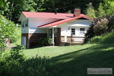201 Locust Hl, Boone, NC 28607 photo 2