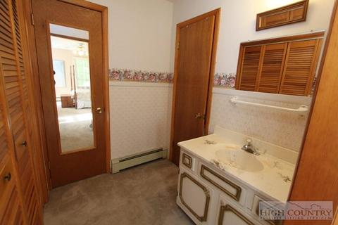 201 Locust Hl, Boone, NC 28607 photo 9