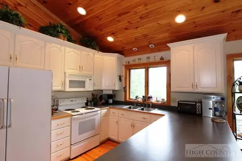 416 Rivers Crest Rd, Boone, NC 28607 photo 13