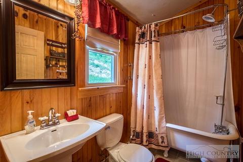 210 A St, Lansing, NC 28643 photo 16