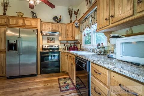 210 A St, Lansing, NC 28643 photo 15
