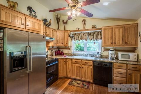 210 A St, Lansing, NC 28643 photo 14