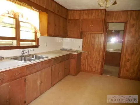 239 Henry Powers Rd, Lansing, NC 28643 photo 6