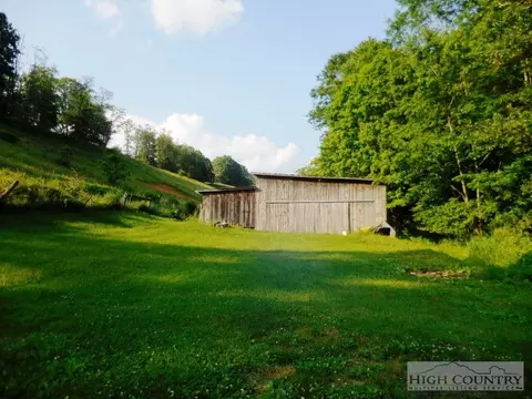 239 Henry Powers Rd, Lansing, NC 28643 photo 2