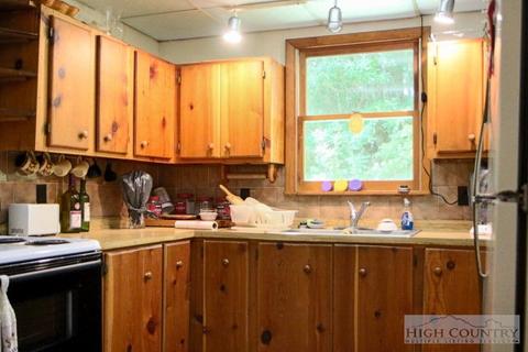 321 Wes Randall Rd, Deep Gap, NC 28618 photo 6